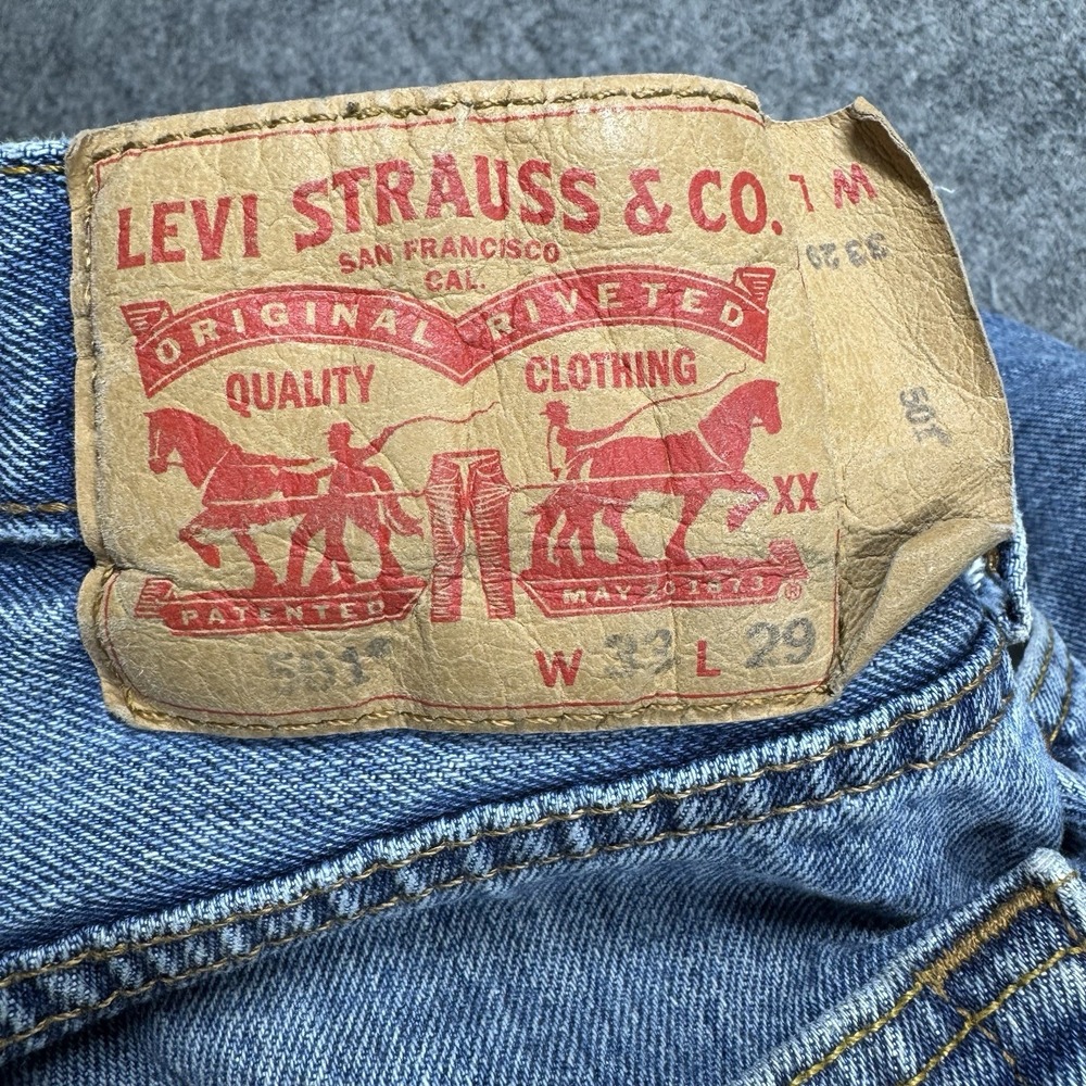 Vintage Levi's 501‎ Jeans Men's 33x29 Light Wash Distressed Button Fly S40196 - Picture 15 of 16